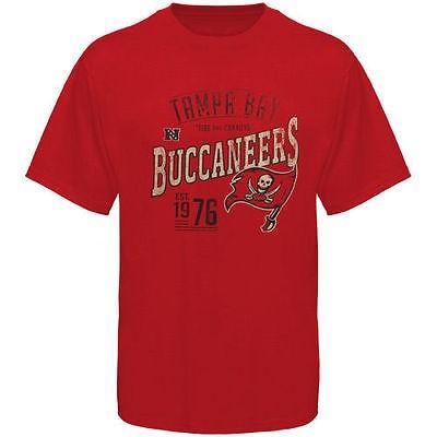 世界有名な アメリカ NFL フットボール USA Red Shirt T Gain to Line Logo Historic Buccaneers Bay Tampa マジェスティック メジャー 全米 記念グッズ