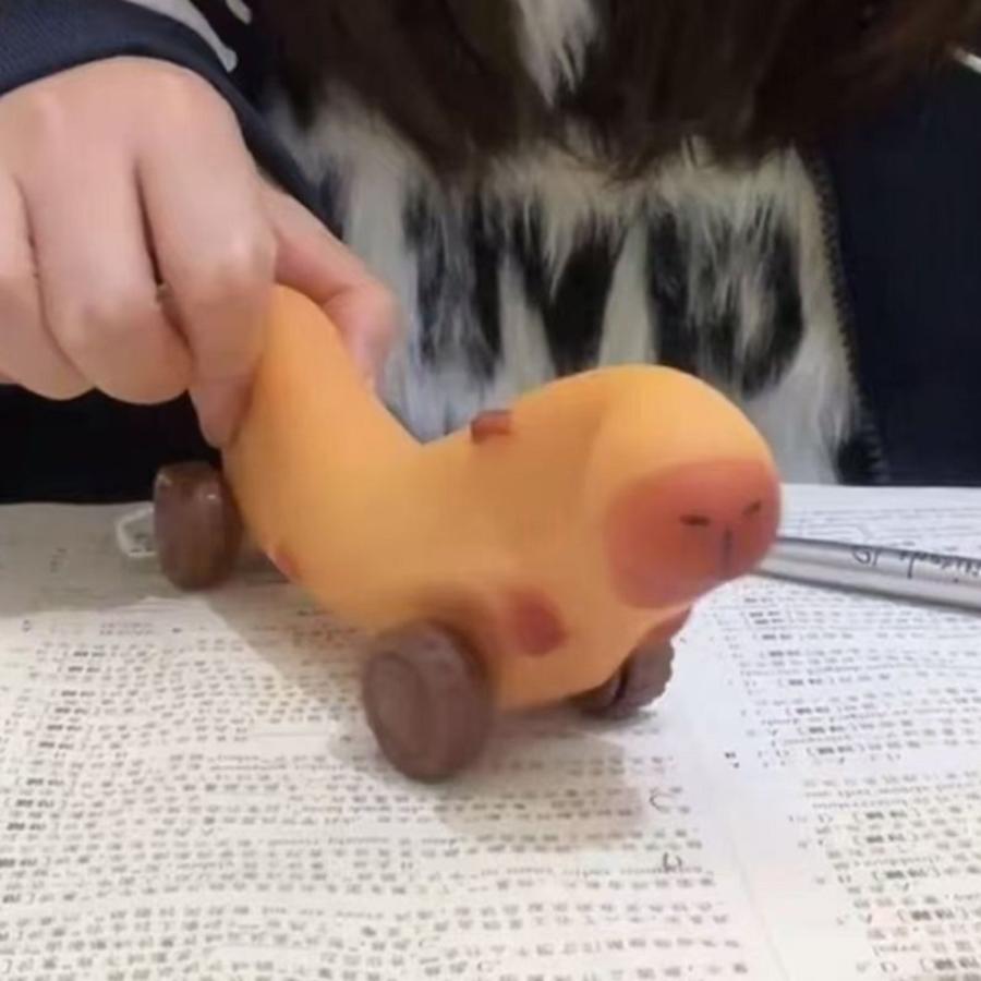 カピバラ スクイーズ 伸びるカピバラ 車 おもちゃ tiktok ストレス解消 シリコン 茶色