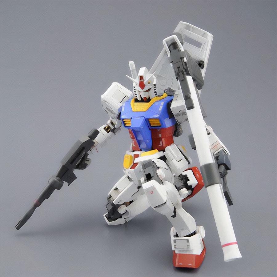 MG 1/100 ガンダム　３［組立済］ Amazon | ガンプラ MG 1/100 RX-78-2 ガンダムVer.3.0 (機動戦士