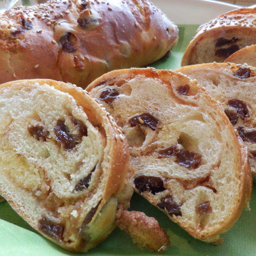 シナモンレーズンイースターブレッドのレシピ