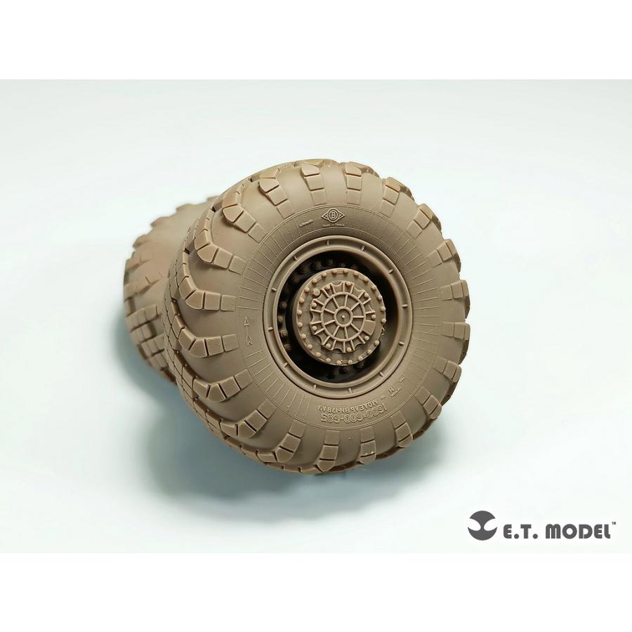 E.T.モデル P35-114 1/35 ロシア 15U175 TEL/RS-12M ICBM E.T.モデル P35-114 1/35 ロシア 15U175 TEL/RS-12M ICBM