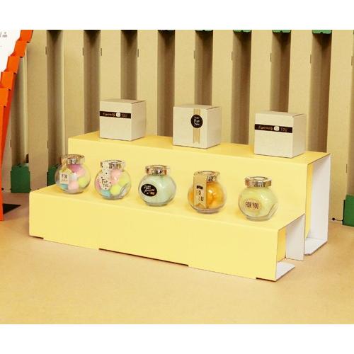 簡単組立てダンボール製卓上什器 ひな壇100(W586*D292) 印刷付き