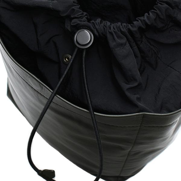 Bottega Veneta ブラック ショルダーバッグ BOTTEGA VENETA ボッテガヴェネタ カーフレザー ショルダー