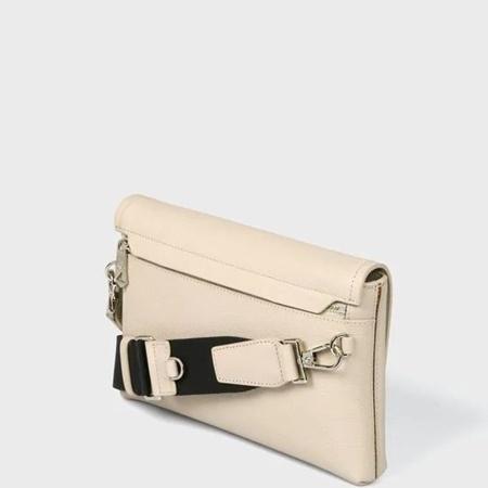 Paul Smith（ポール・スミス） ショルダーバッグ クラシックエンボス