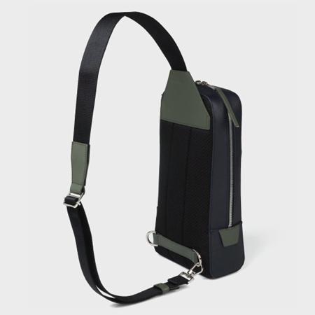 Paul Smith（ポール・スミス） ボディバッグ シグネチャーストライプ
