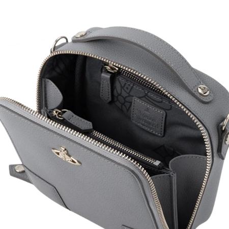 【送料無料】【ラッピング無料】ヴィヴィアン ウエストウッド Vivienne Westwood バッグ EXECUTIVE スクエア ショルダーバッグの画像