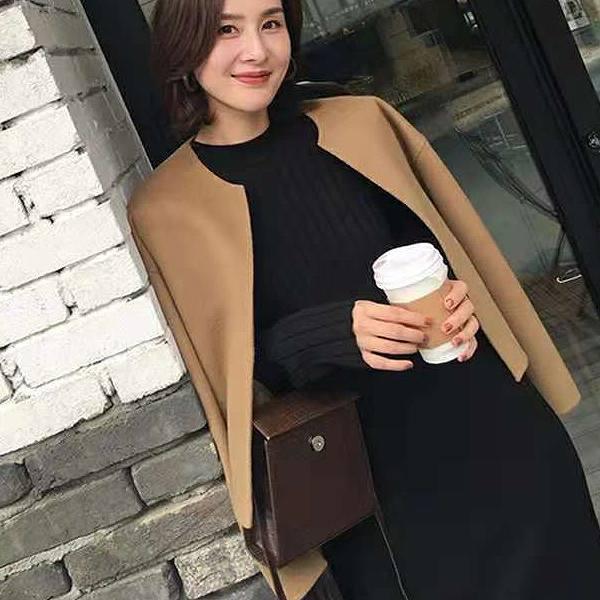 大人上品ジャケット ウール100％ ノーカラージャケット ベージュ