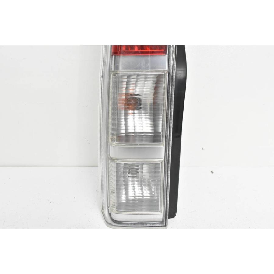 ダイハツ（DAIHATSU） L150S L160S ムーヴ 純正 テールライト