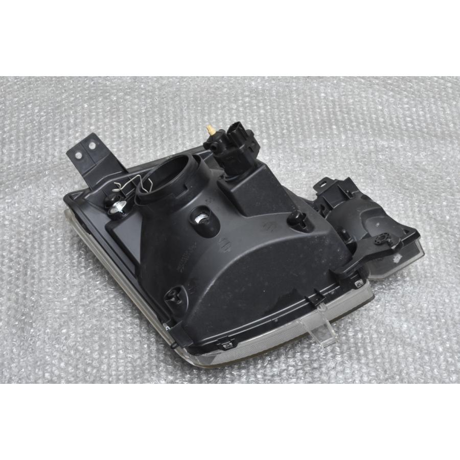 ダイハツ（DAIHATSU） 【割れなし 交換用に】ダイハツ HA24S 24V アトレー純正 ヘッドライト ヘッドランプ カバー 左側 助手 ...