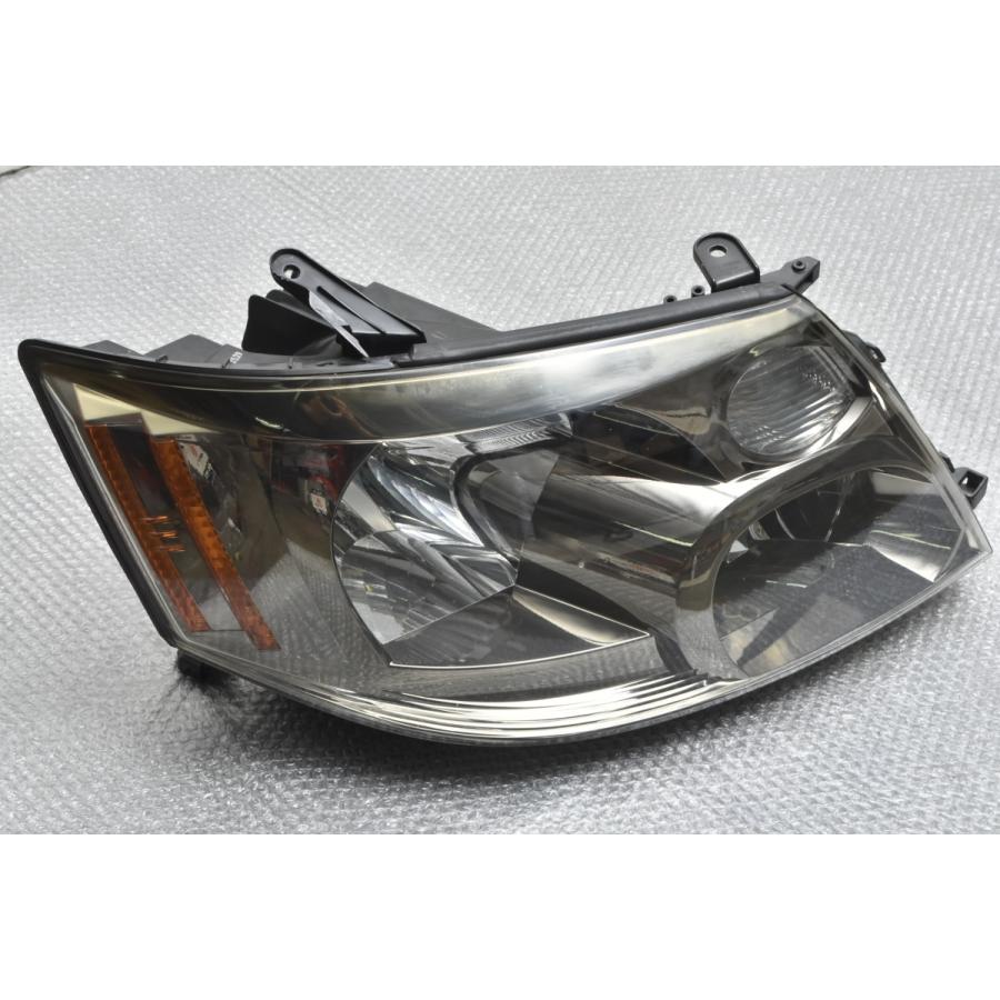 割れ・破損なし 右側】トヨタ 10 アルファード 前期 純正 ヘッドライト