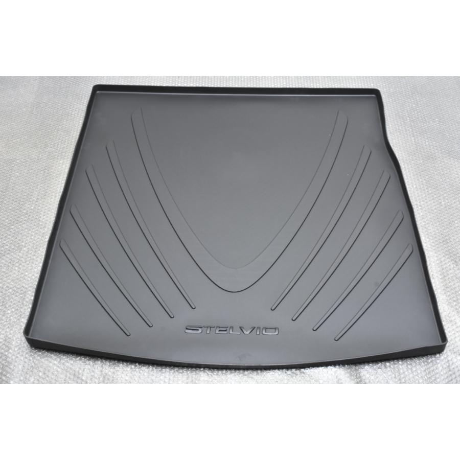 新品未使用品 アルファロメオ ステルビオ 純正 ラゲッジスペーストレイ ラゲッジマット サブウーファー装備車用 品番 F7666 パーツ販売ナンバーワン 通販 Yahoo ショッピング