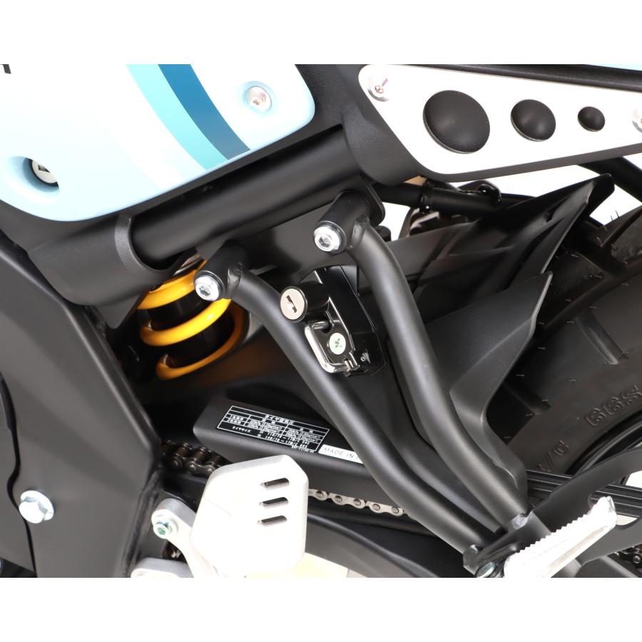 4月23日出荷】キタコ XSR125（RE46J）BVF1 ヘルメットホルダー 便利な