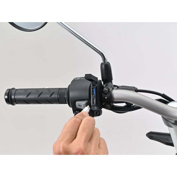 5月19日出荷】デイトナ バイク専用電源 スレンダーUSB Type-A+Type-C