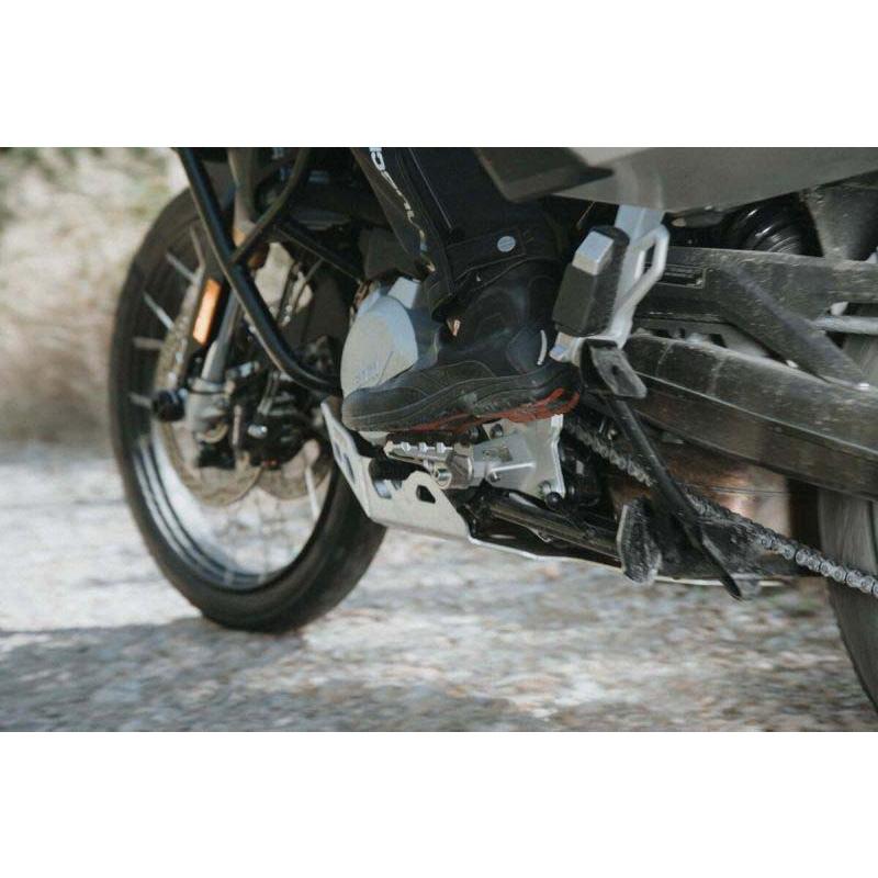 SW-MOTECH XL1000V VARADERO/DL1000 V-Strom他 EVO フットレストキット_5