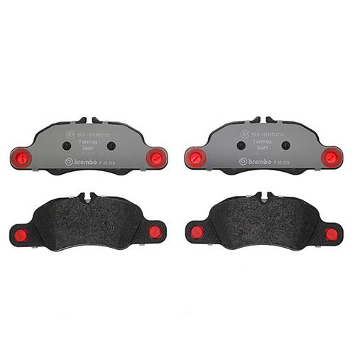 【新品】Brembo ブレーキパッド フロント用 P65 018 Brembo(ブレンボ) ブレーキパッドブラック P65 018 P65018 自動車