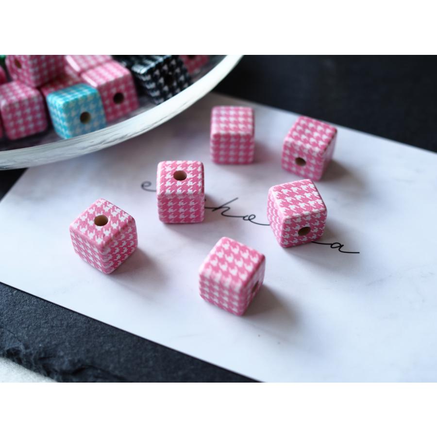 千鳥格子柄スクエアビーズ 10個入り レトロ 14mm ピンク アクリル  