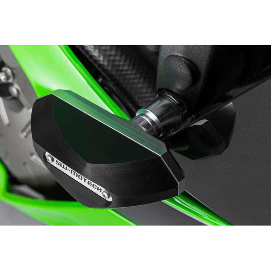 SW-MOTECH ZX-6R フレームスライダーセット ブラック STP0859011100/B_2