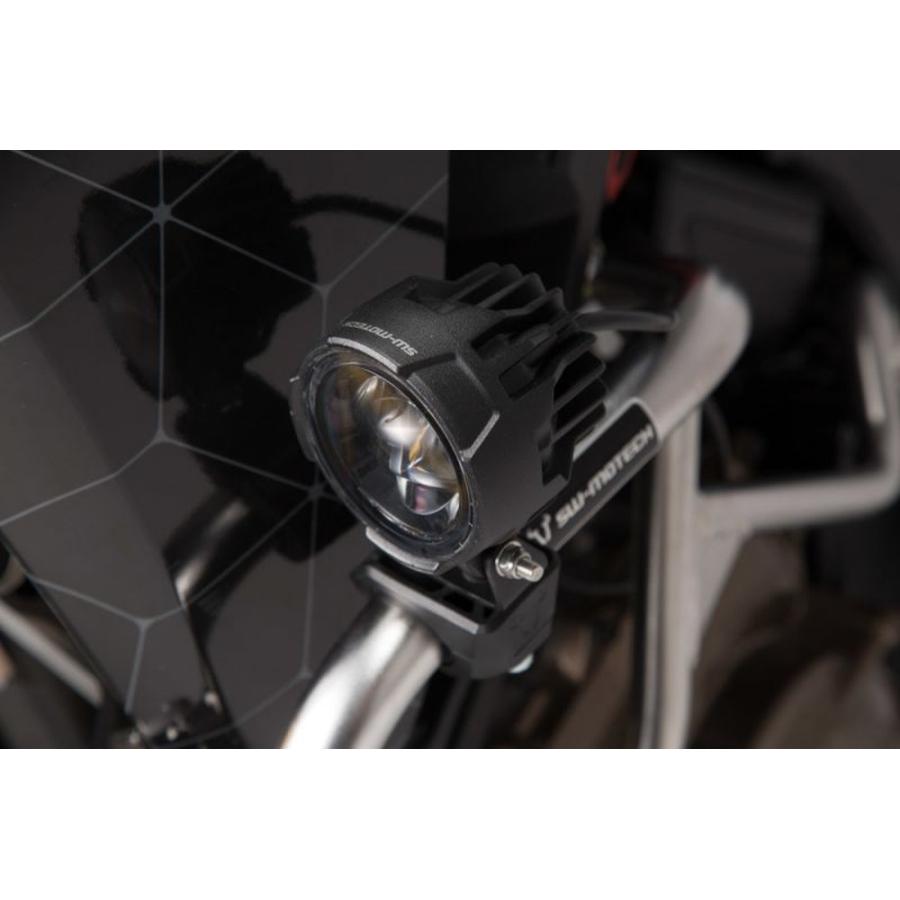 SW-MOTECH ユニバーサルモデル EVOハイビームライト 2個(12V/800lm) NSW0049010101の画像