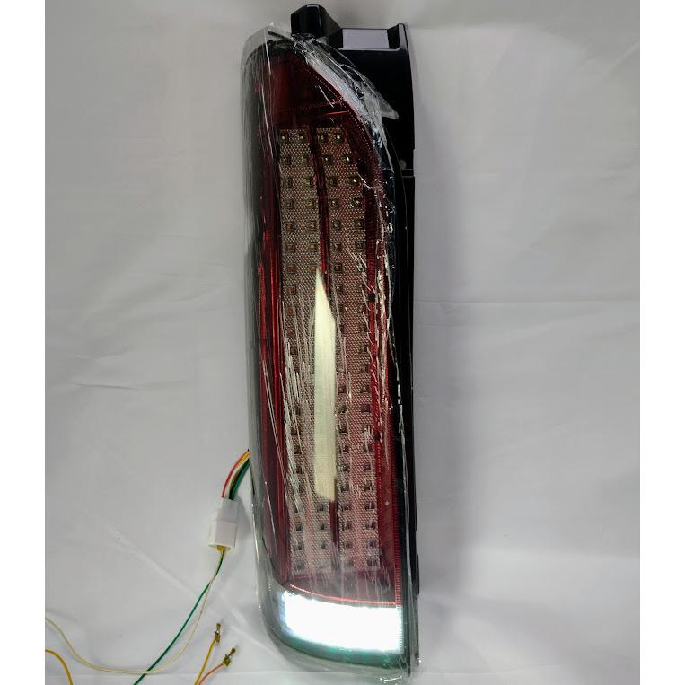 在庫処分 ハイエース 200系 テールライト 縦ライン 赤白 LED