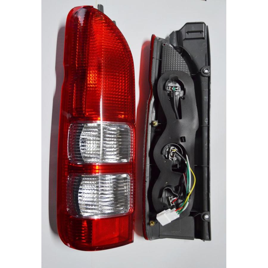 ハイエース 200系 1型 2型 3型 テールランプ 純正タイプ 左右 バルブ