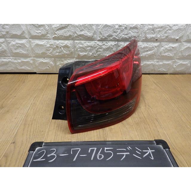 デミオ LDA-DJ5AS 右テールランプ ライト レンズ 38P コイト 220-18373