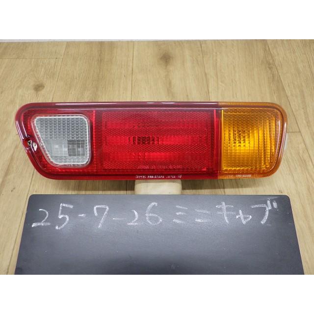 三菱　ミニキャブ　右テールランプ ミニキャブ V-U42V 右テールランプ ライト レンズ T25H81 コイト 220