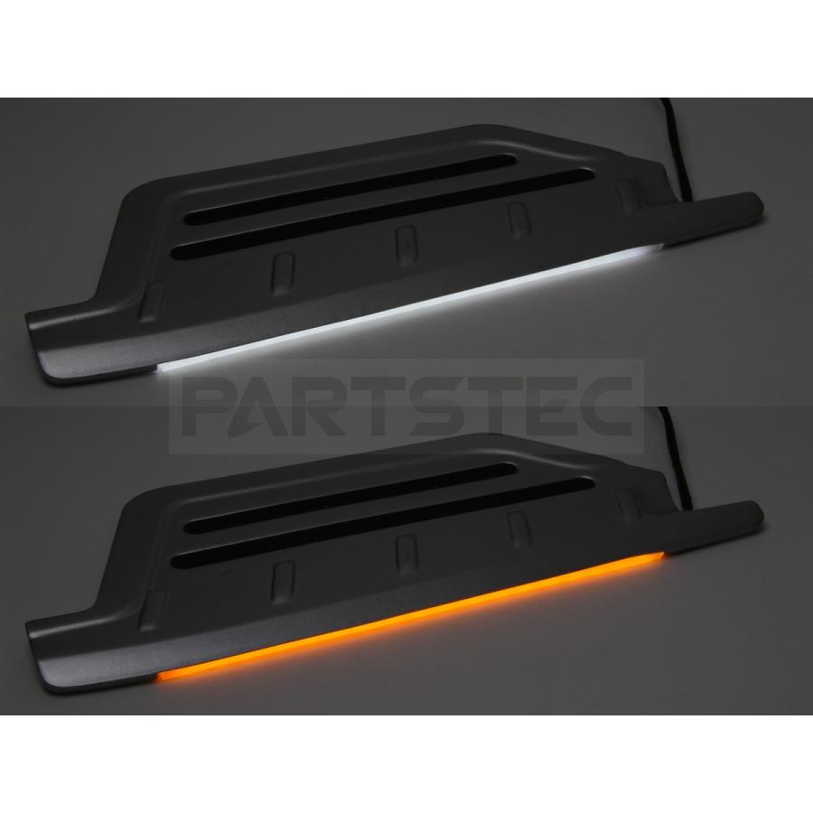 ハイエース 200系 LED スカッフプレート 光って流れる ステップカバー