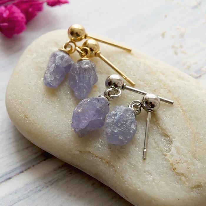 タンザナイト 原石 カン付き スタッドピアス 突き刺し型 天然石