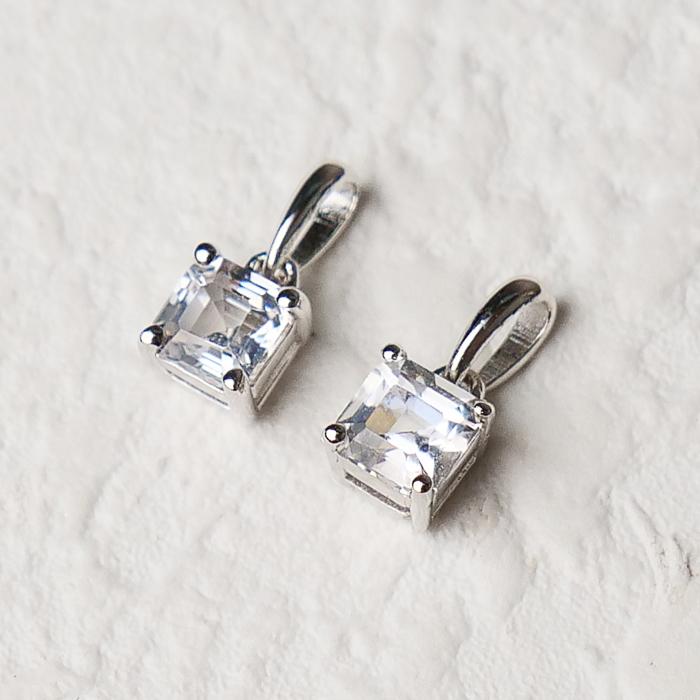 34. フェナカイト ペンダントトップ (D) 0.92ct スクエアカット SV925