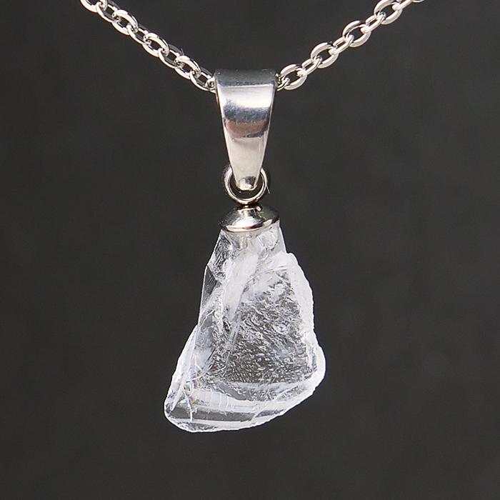 金属アレルギー対応 (108. ロシア産 フェナカイト 原石 ペンダント