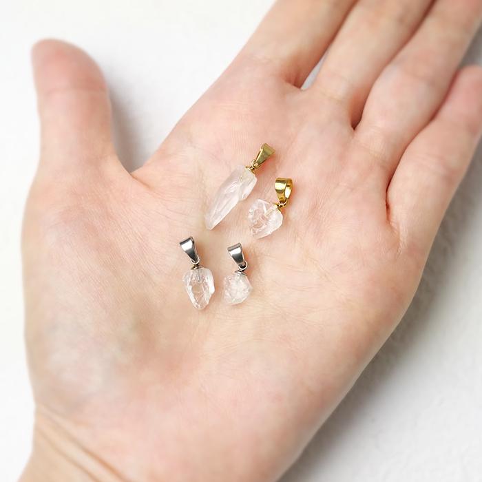 金属アレルギー対応 (108. ロシア産 フェナカイト 原石 ペンダント