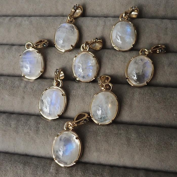 ストーン変更用 見本 楽天市場】66684 水晶 三日月型 ペンダントトップ 30mm 1個売り