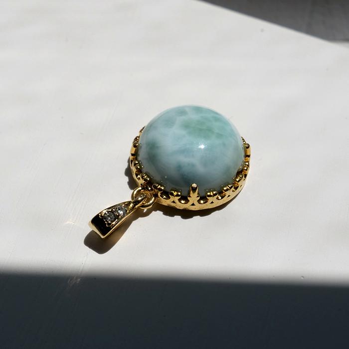 天然石ラリマー☆品質良し！オーバル型ペンダントトップ☆亀ちゃん型バチカンがステキ 楽天市場】ラリマー 一点物 ペンダントトップ しずく ハート