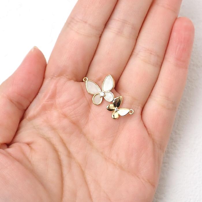 シェル バタフライチャーム】 蝶 花風デザイン ストーン付き 上品