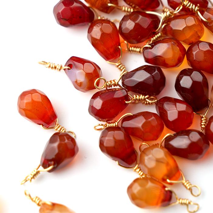 天然石 カーネリアン】しずぐ 雫型 チャーム シャンクビーズ 約15×9mm