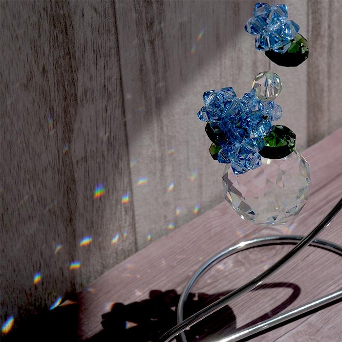 あじさい サンキャッチャー ピンク ブルー 台付き ガラスビーズ 光彩