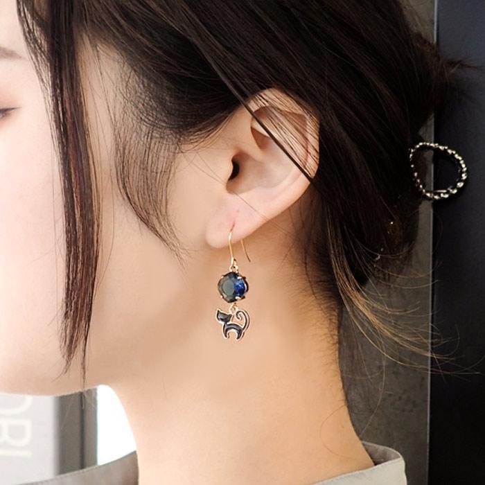 uniint ユニアンティキャットビジューピアス フックピアス ゴールド 猫
