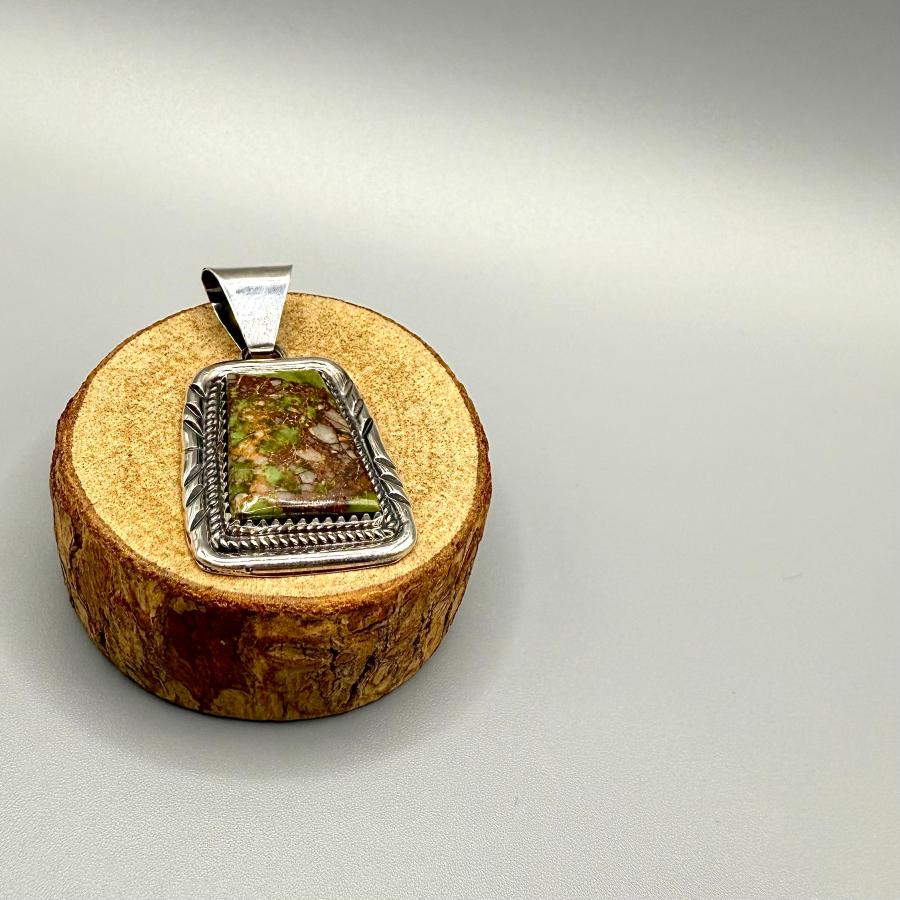 ロイストンターコイズ シルバーペンダント インディアンジュエリー