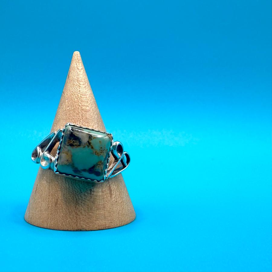 ナバホ族　シルバーリング　スクエア　インレイ　ターコイズ スクエア キングマンターコイズリング インディアンジュエリー