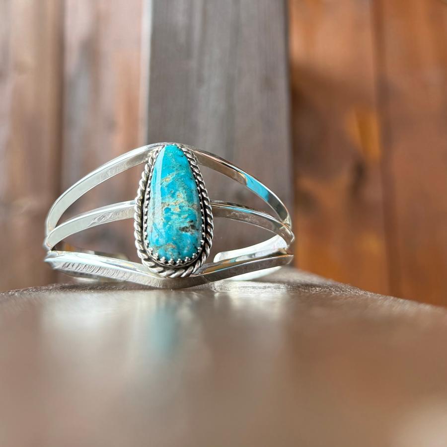 ターコイズ　バングル　☆NavajoＭａｄｅ☆　インディアンジュエリー/ネイティブアメリカン/ナバホ族