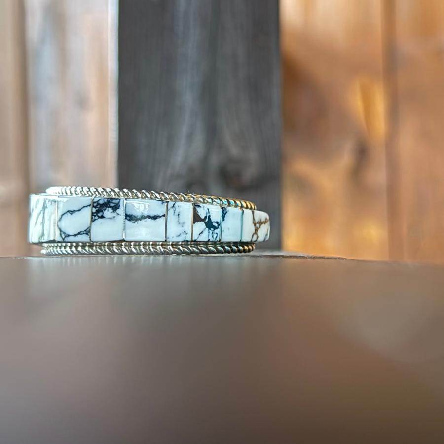 ホワイトバッファローバングル インディアンジュエリー