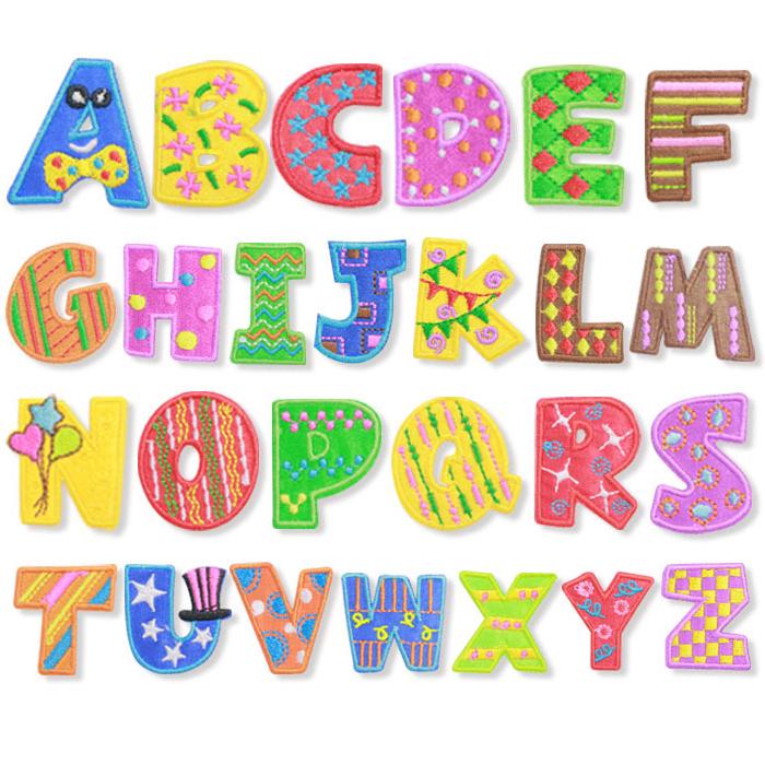 ファンシーデザイン アルファベットワッペン アルファベットアップリケ イニシャルワッペン 文字アイロンワッペン | 