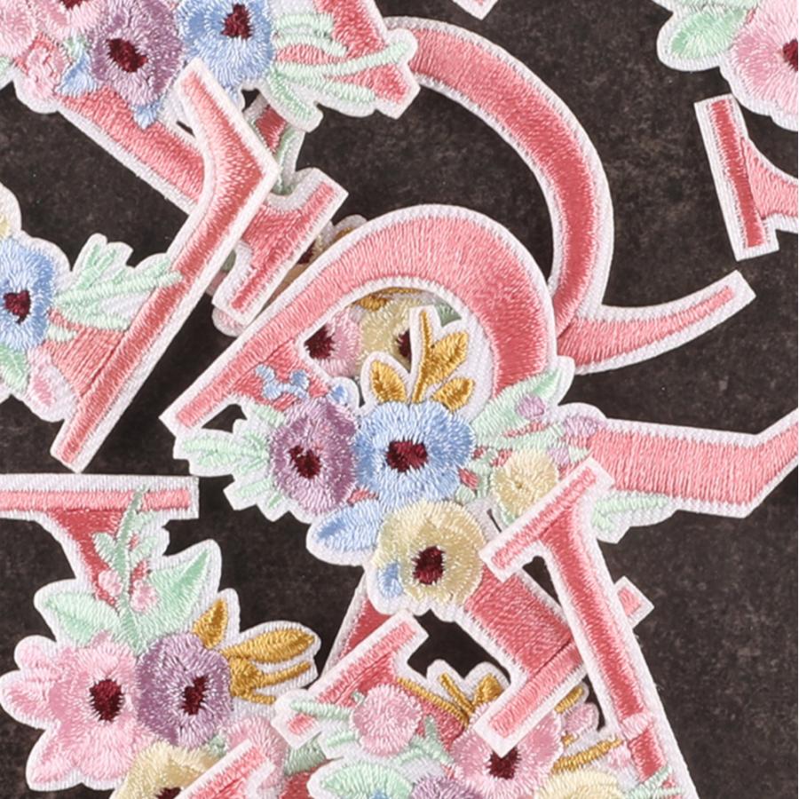 お花が可愛いアルファベットワッペン 大きいサイズ アルファベットアップリケ イニシャルワッペン 文字アイロンワッペン |  | 02