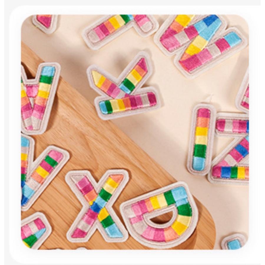 レインボー アルファベットワッペン アルファベットアップリケ イニシャルワッペン 文字アイロンワッペン 大きめ 刺繍 |  | 02