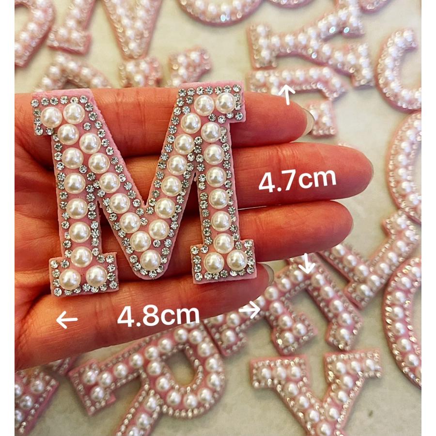 パールストーンピンクアルファベットワッペン アルファベットワッペン アルファベットアップリケ イニシャルワッペン アイロンワッペン ワッペン 大きめワッペン |  | 02
