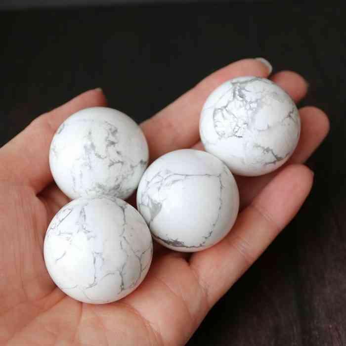 ハウライト（　マグネサイト　）　丸玉　スフィア　天然石 楽天市場】ハウライト(マグネサイト) 丸玉 スフィア 12mm 穴なし