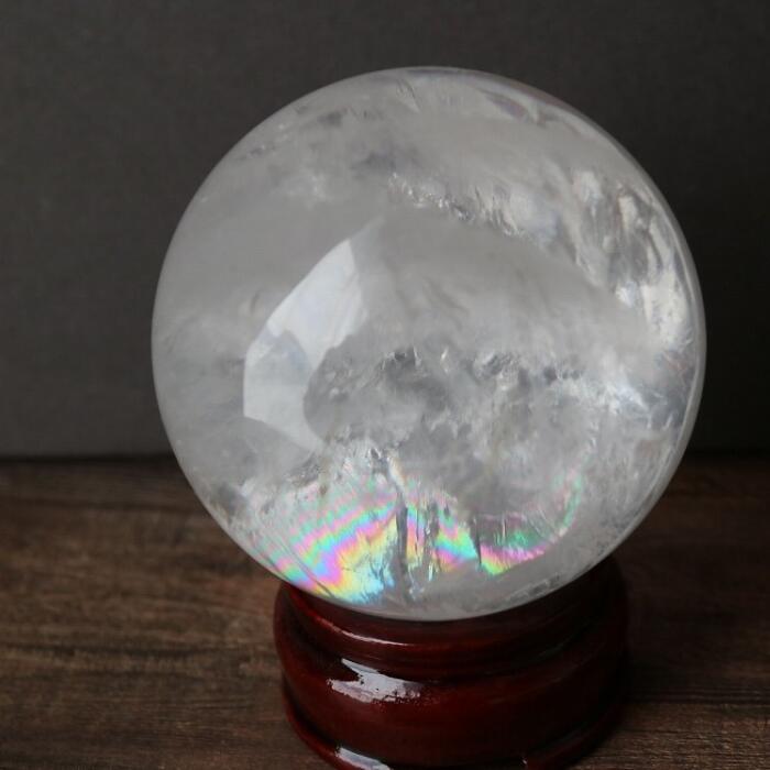 水晶 アイリスクォーツ 丸玉 64mm スフィア 天然石 天然水晶 虹 贈り物