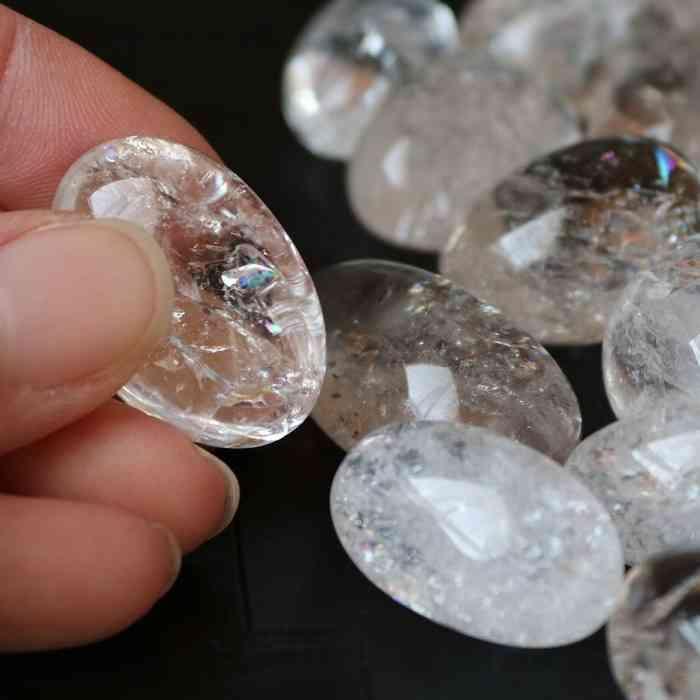 水晶 アイリスクォーツ タンブル Sサイズ 1個 天然石 天然水晶 虹 水晶 贈り物 パワーストーン 浄化 プレゼント インテリア 記念品 |  | 02