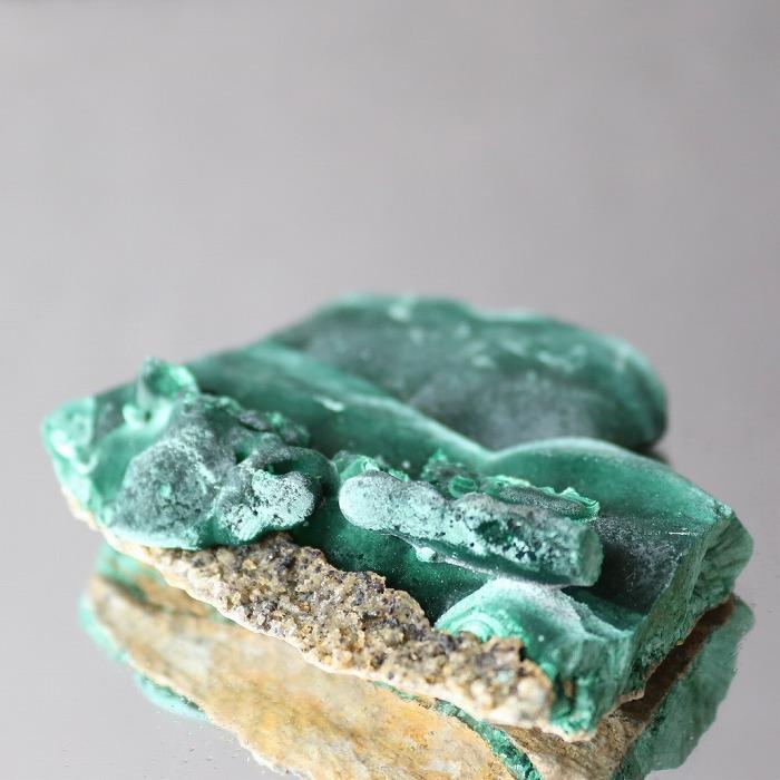 高品質 マラカイト 原石 約63g 孔雀石 1点物 鉱物 標本 天然石 置物