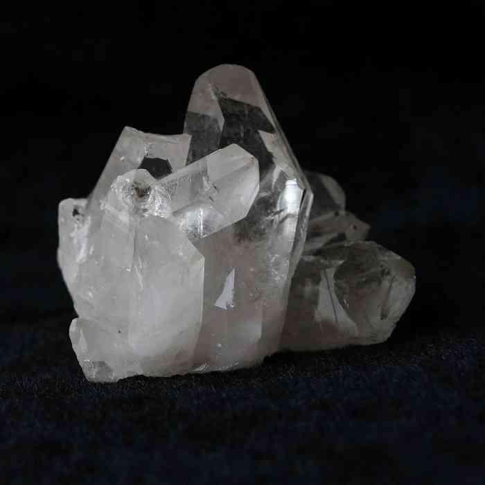 【極上品】ミナスジェライス州　トマスゴンサガ産　水晶クラスター 極上 水晶クラスター トマス・ゴンサガ産 原石 虹 約90g 天然石